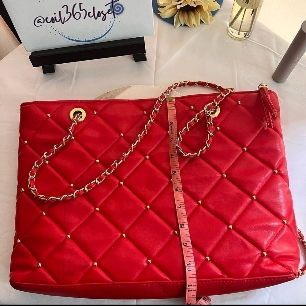 Y & S Vintage Red Quilted Tassel Purse w/Gold Braid Straps. - Picture 2 of 10
